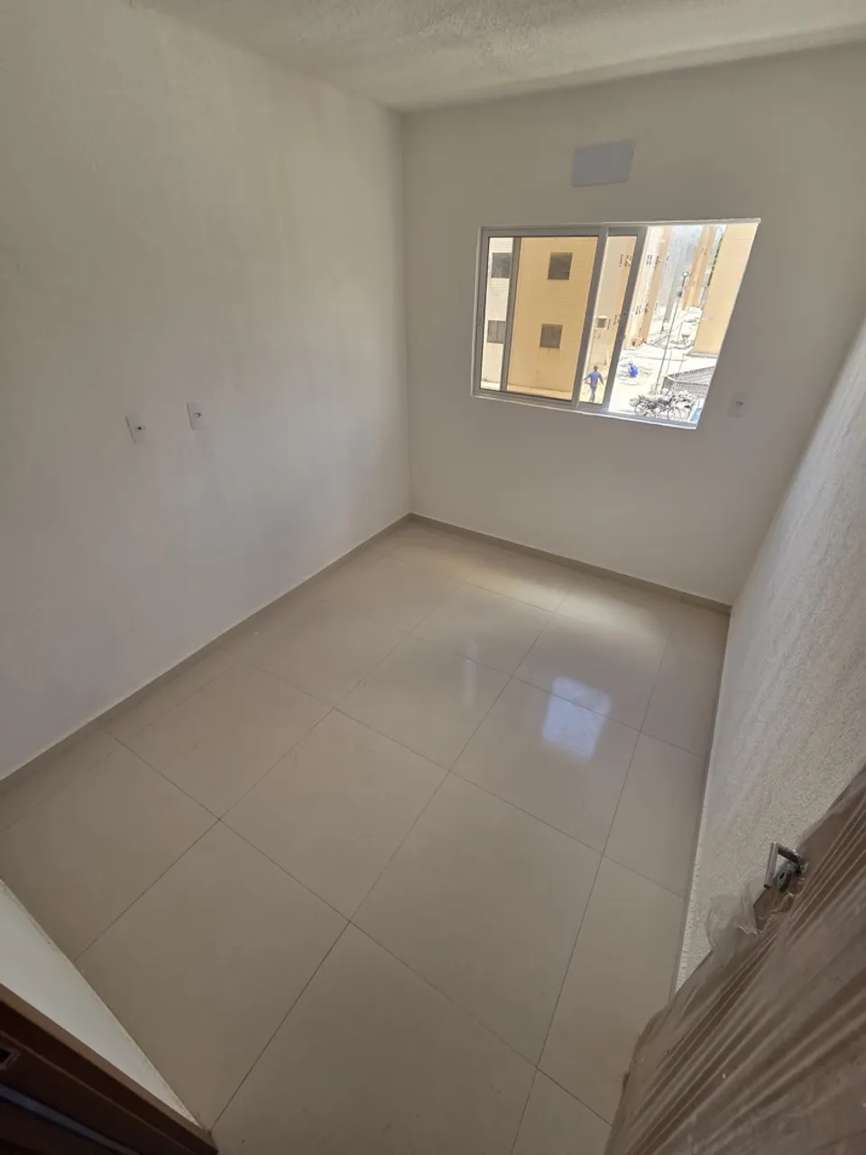 2-bedroom apartment in a building with a gym — photo 6