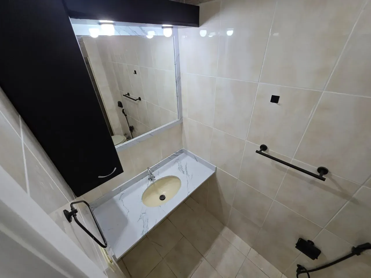 3-bedroom apartment, 1 with its own bathroom, 127 m² — photo 16