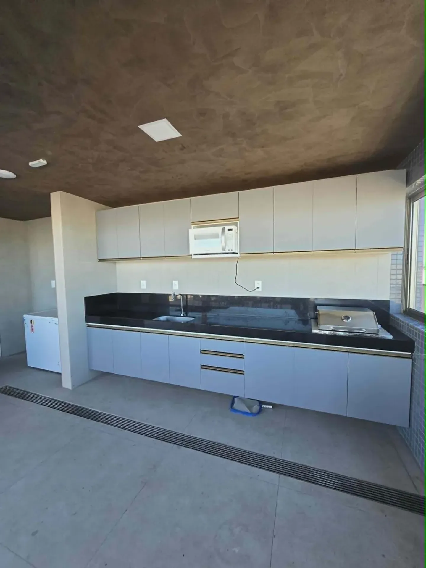 55 m² apartment with 2 bedrooms and a closed kitchen — photo 4
