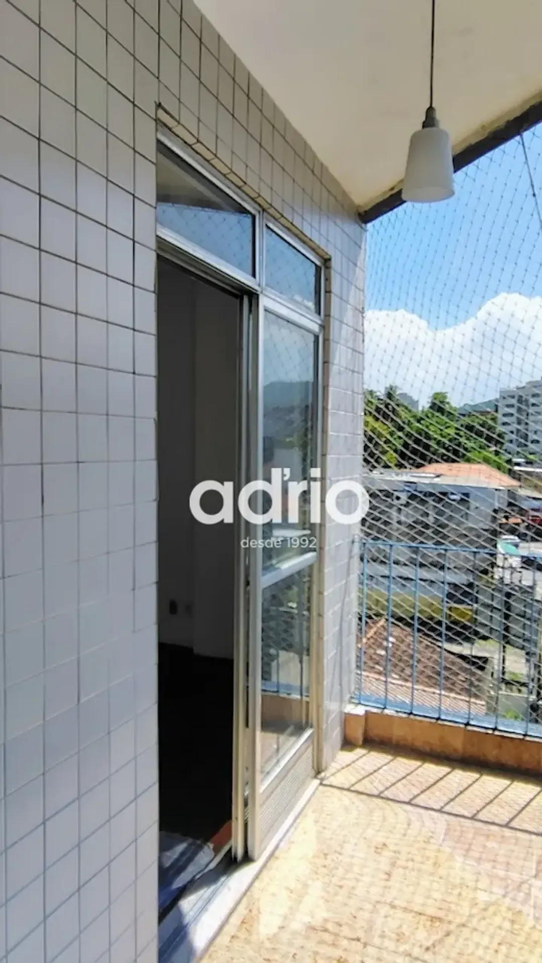 Apartamento com piso de madeira ou laminado, Tanque — photo 6