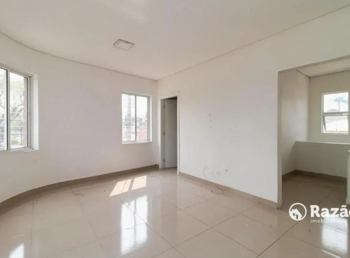 2-bedroom apartment with 2 covered parking spaces — photo 2