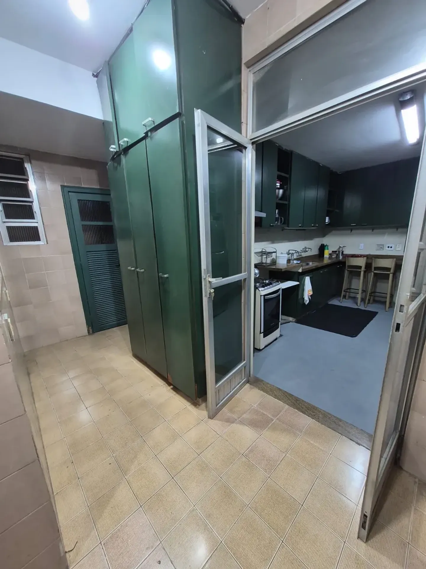 260 m² apartment with 4 bedrooms and 3 bathrooms — photo 25