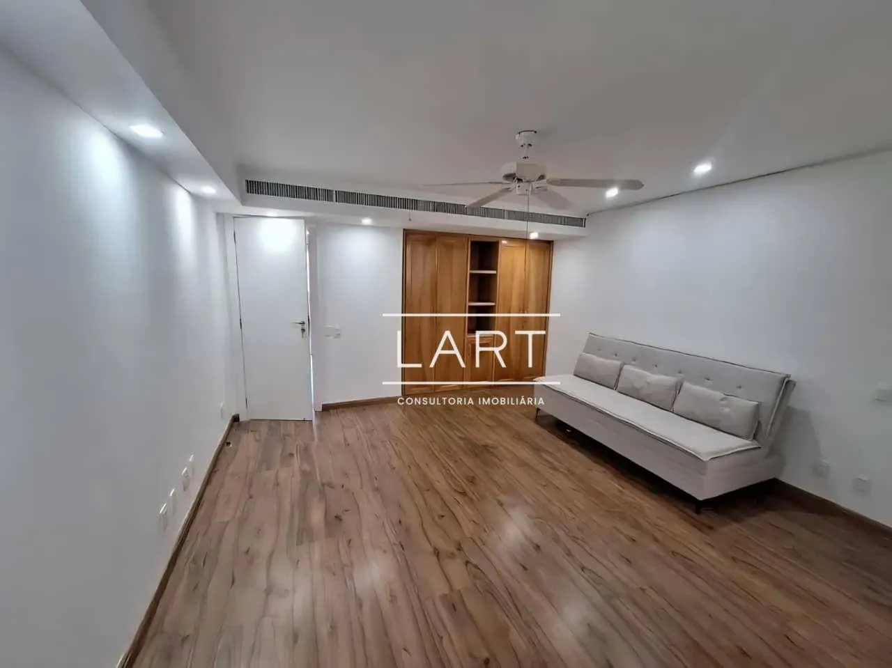 Furnished apartment with 2 bedrooms and 203 m² — photo 16