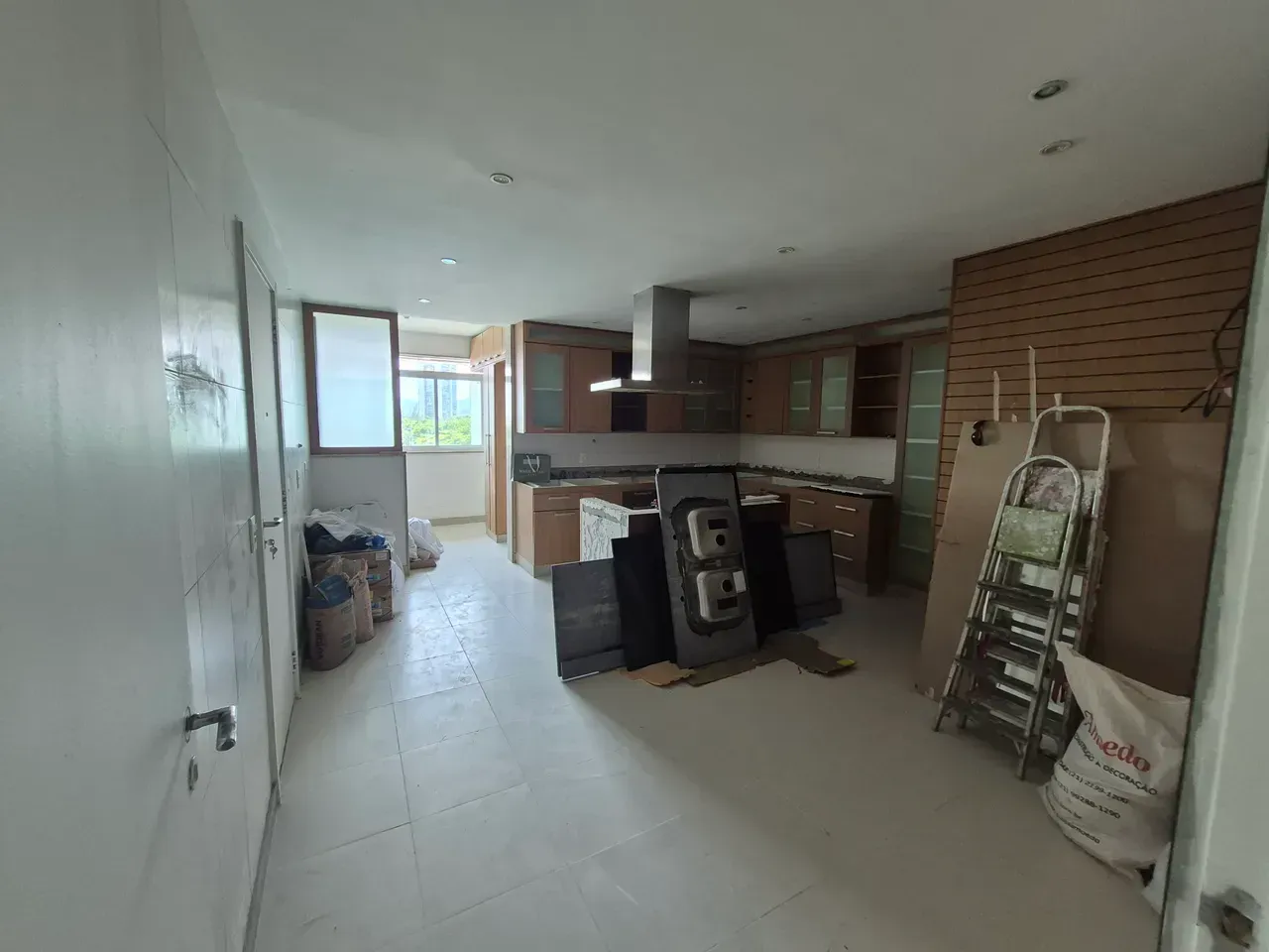 Furnished apartment with 5 bedrooms and shared pool area — photo 6