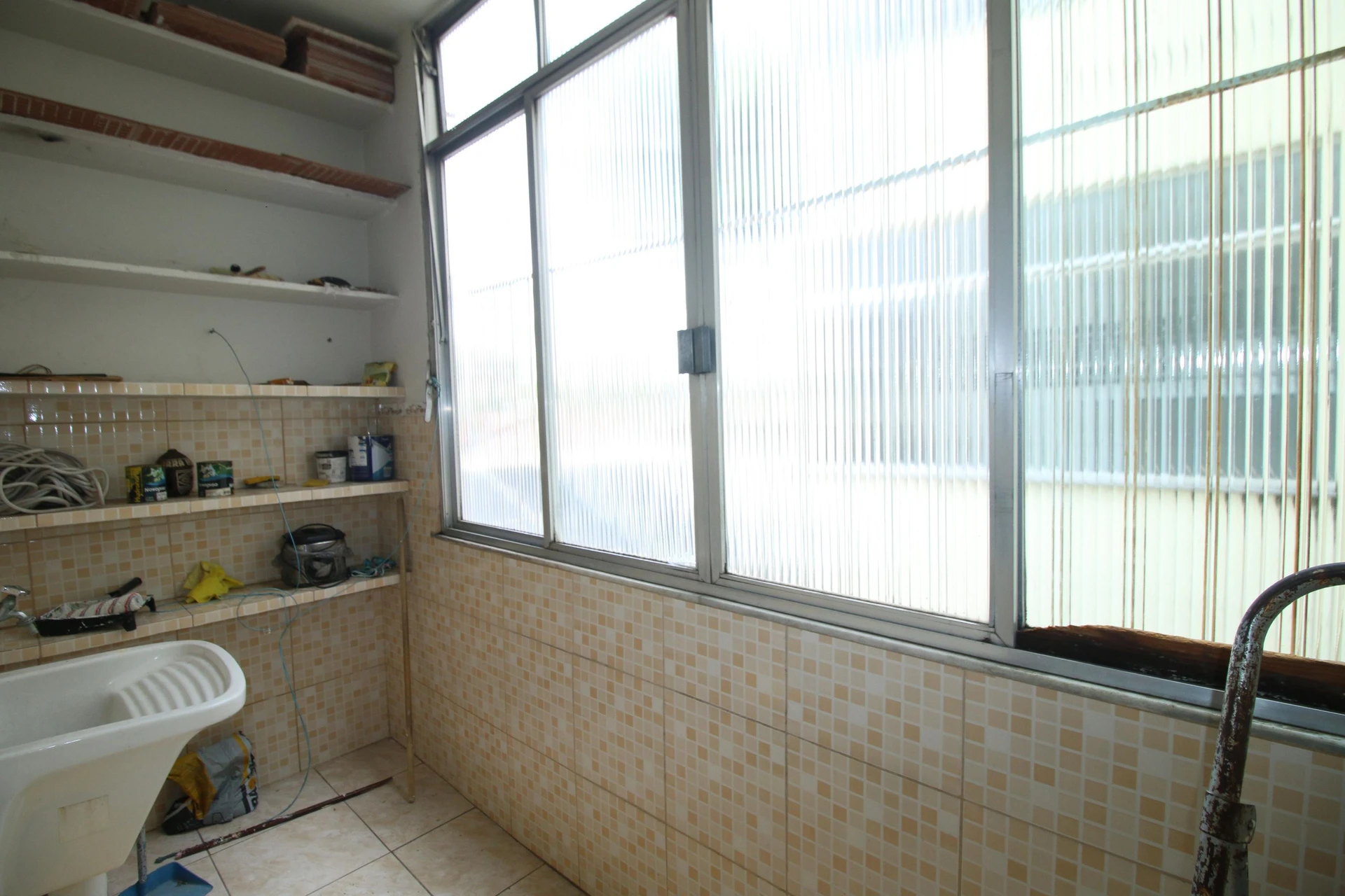 Apartamento de 2 quartos com piso de madeira ou laminado — photo 25