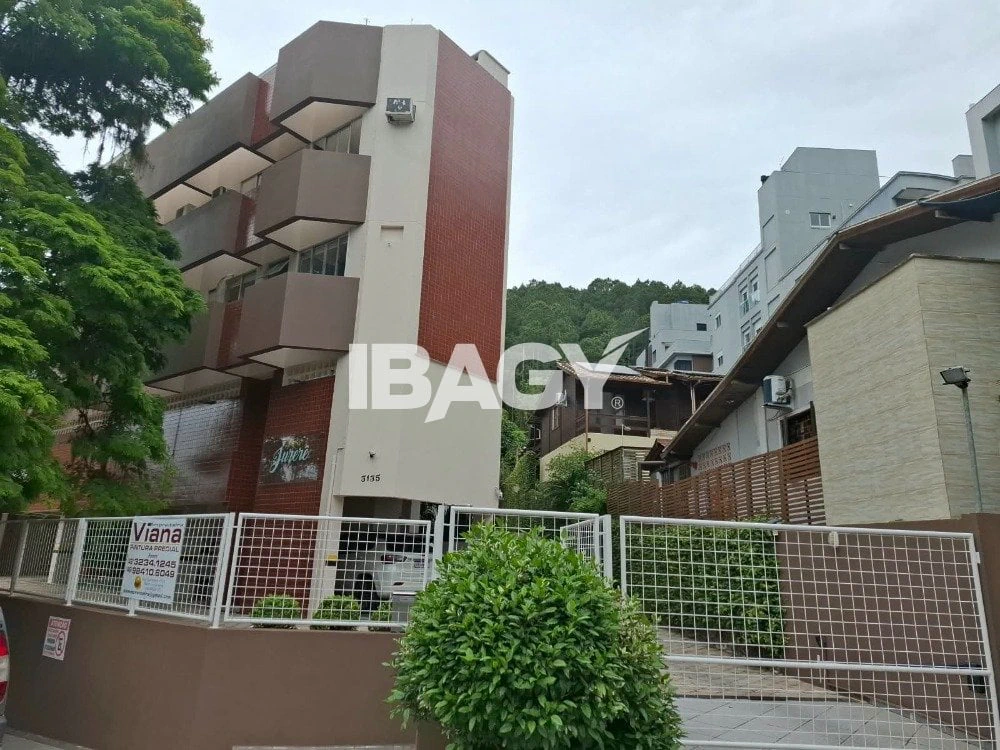 One-bedroom apartment with a water view — photo 19