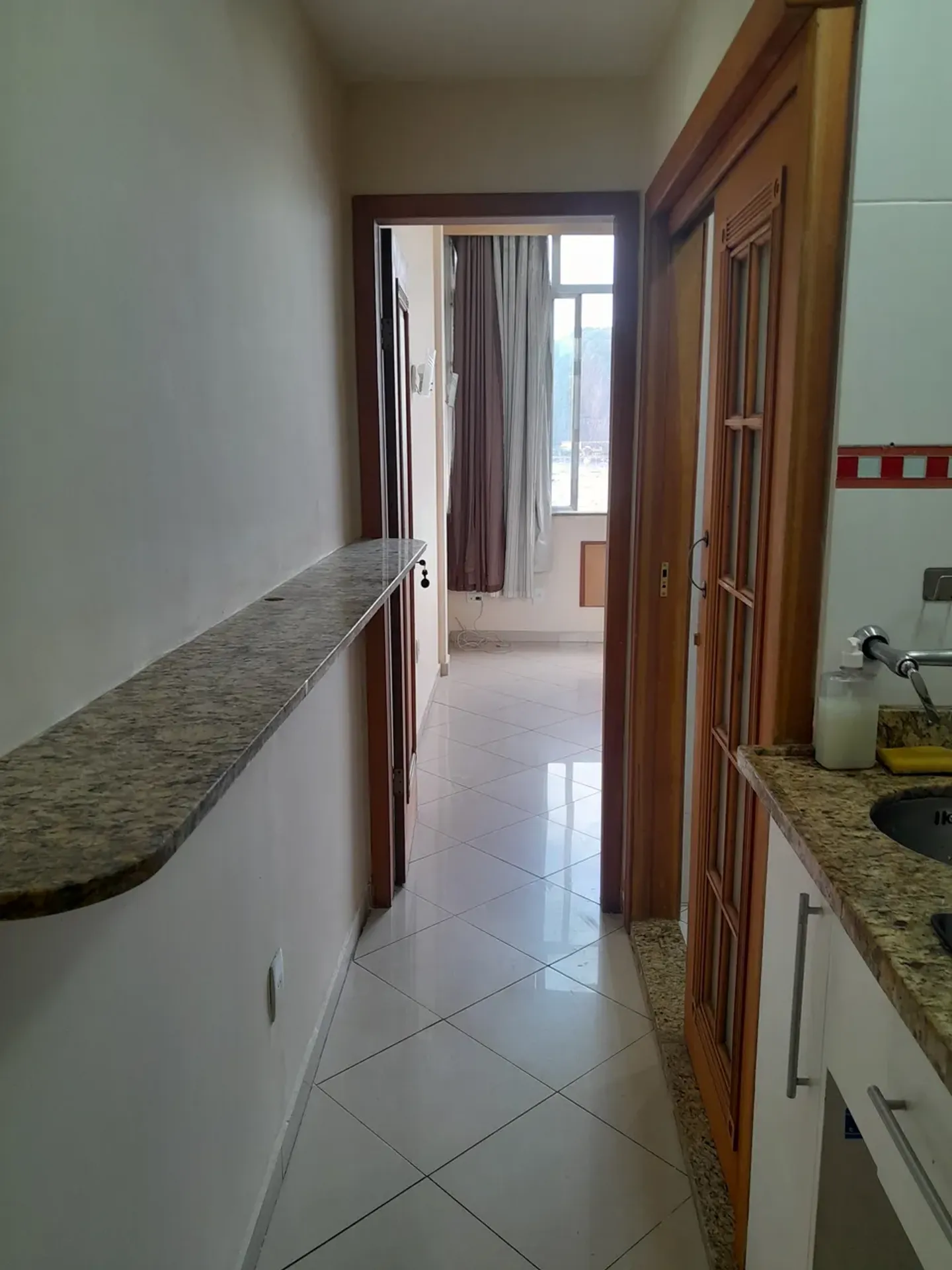 One-bedroom apartment with a washing machine — photo 5