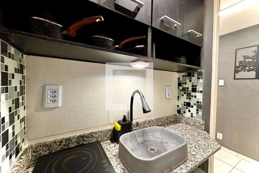 Furnished 40 m² studio with 1 bedroom and no parking — photo 8