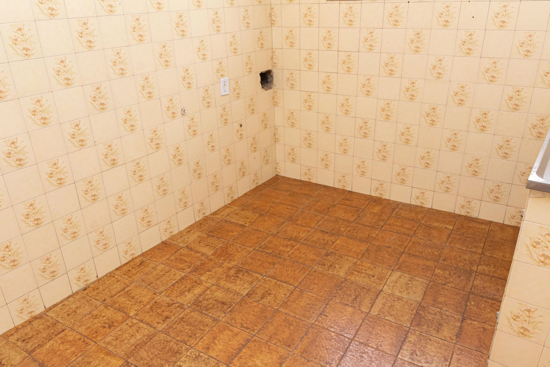 2-bedroom rental apartment with 1 bathroom and parking — photo 12