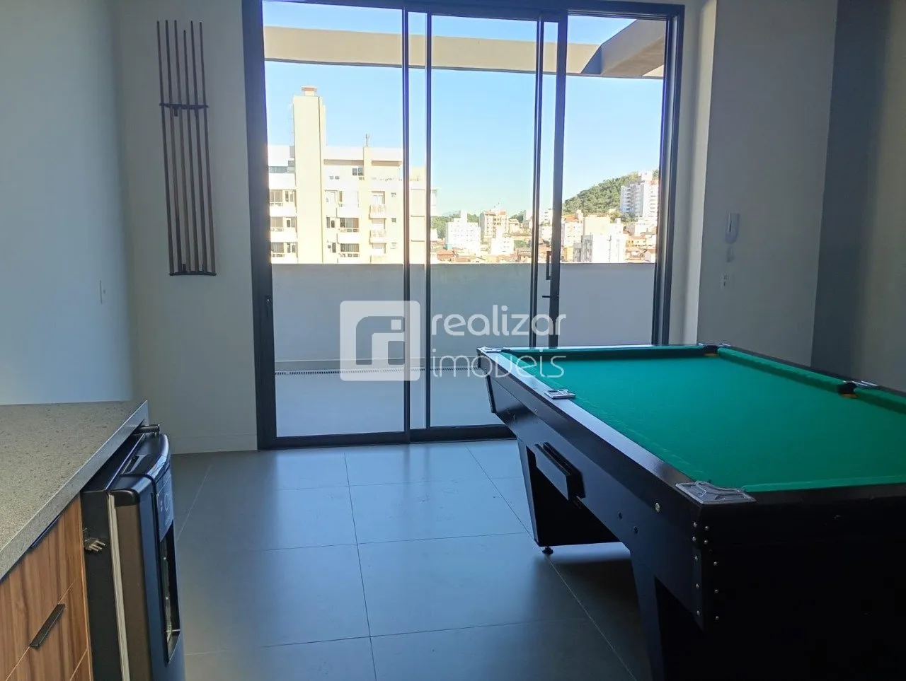 Furnished 1-bedroom apartment with open-plan kitchen — photo 19