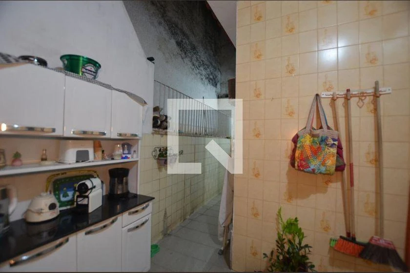 Furnished 231 m² house with 3 bedrooms and a balcony — photo 19