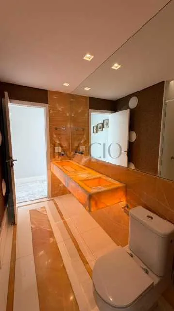 Furnished house with 5 bedrooms and 4 bathrooms, 900 m² — photo 14
