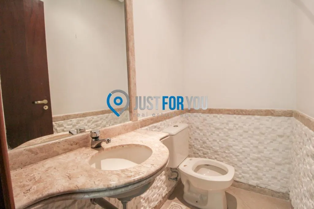 Ванна та 4 спальні: будинок 350 м² — photo 14