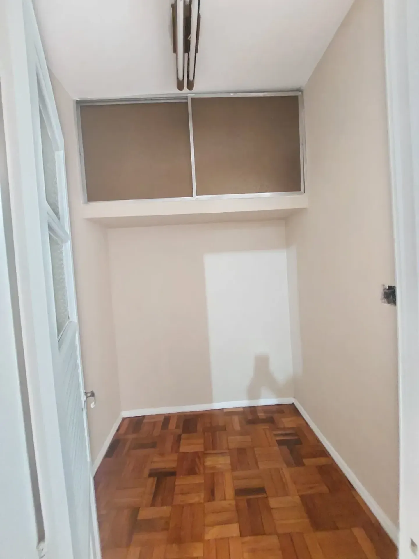 3-bedroom apartment with built-in wardrobes — photo 25