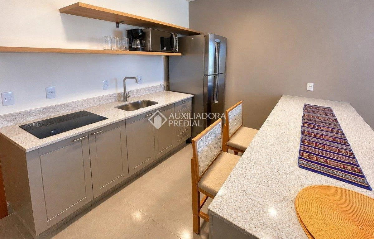 One-bedroom apartment with a home office in Florianópolis — photo 7