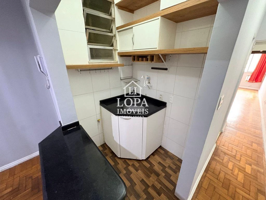 Apartamento com piso de madeira ou laminado, Centro — photo 10