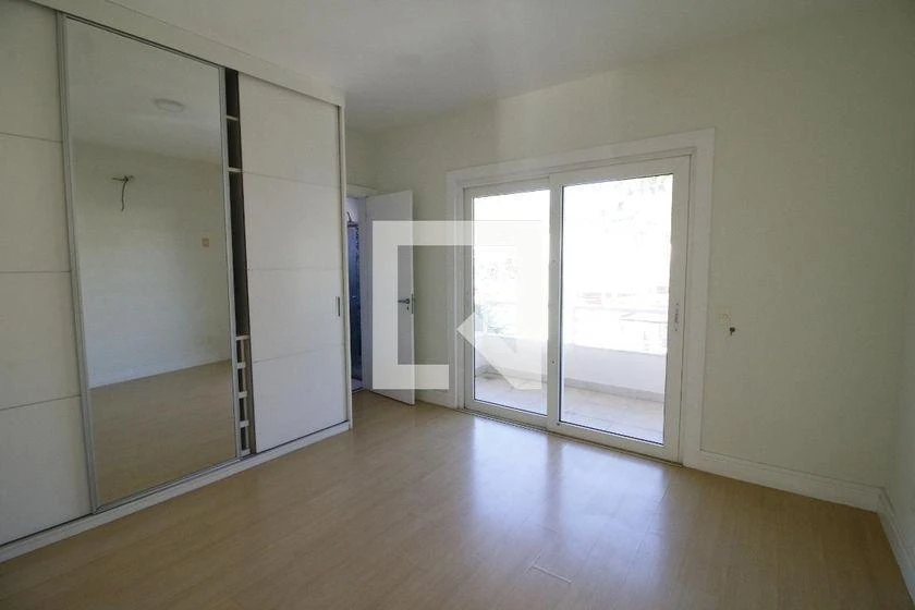 House with 4 en-suite bedrooms and 597 m², 4 parking — photo 5
