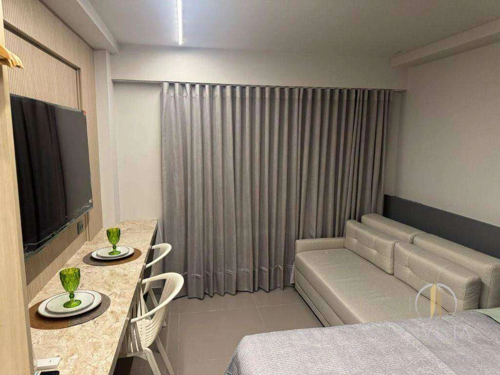 1-bedroom apartment with en-suite and 1 parking space — photo 4