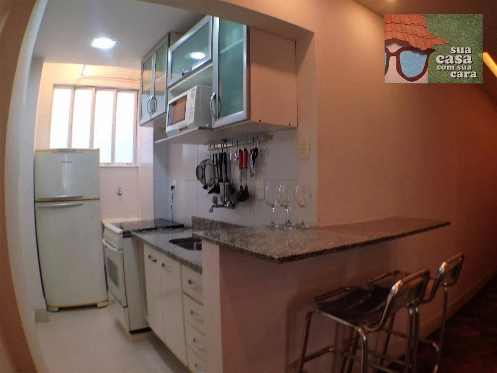 Wood or laminate floors in a one-bedroom apartment, 50 m² — photo 9