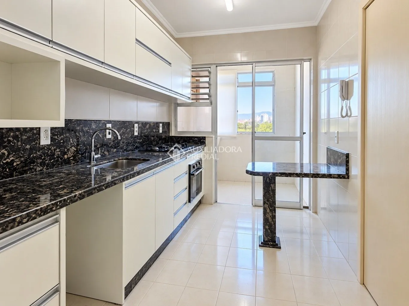 Apartment with 3 bedrooms, 1 en-suite and 122 m² — photo 2