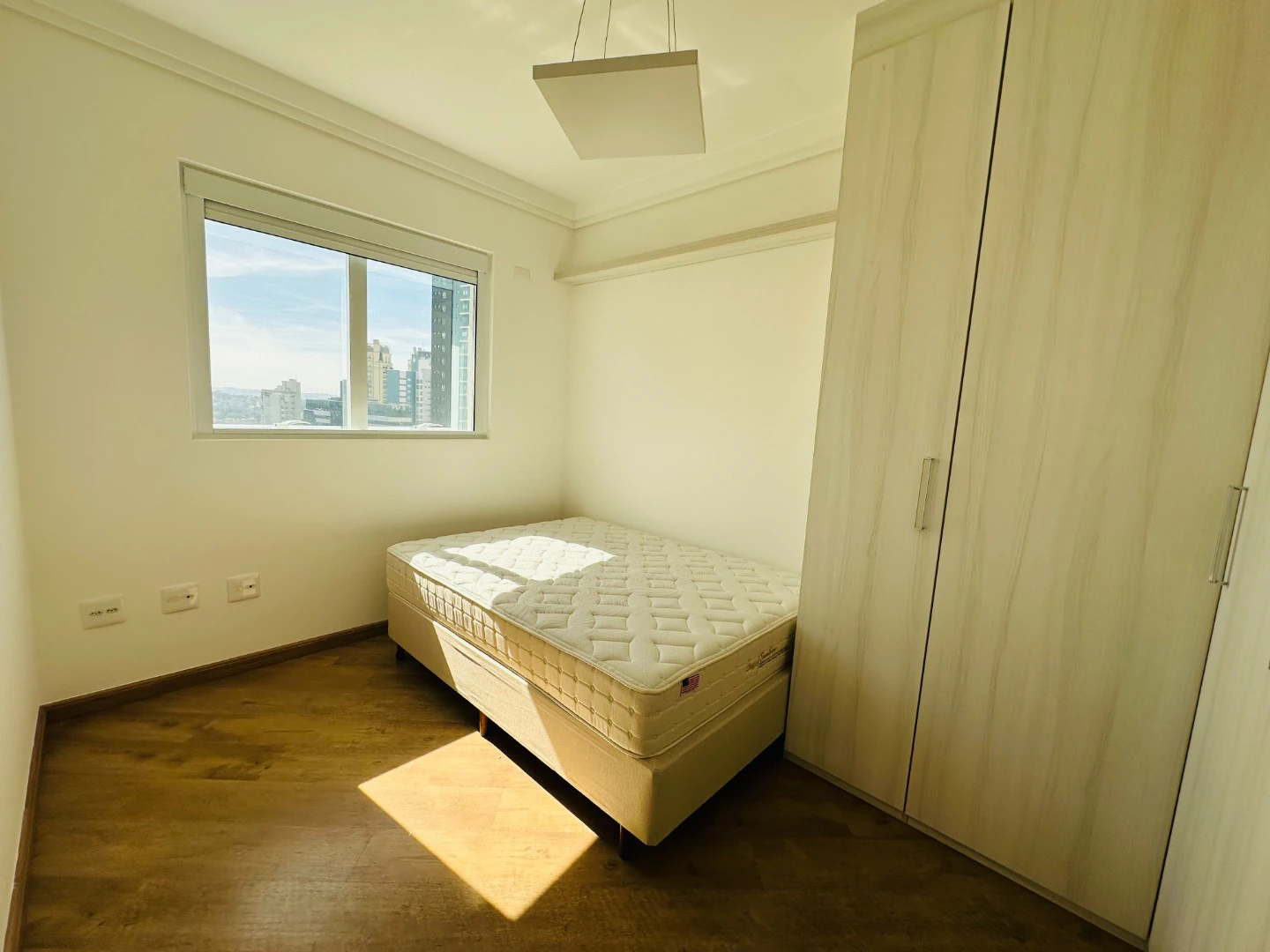 4-bedroom apartment in a building with a gym — photo 25