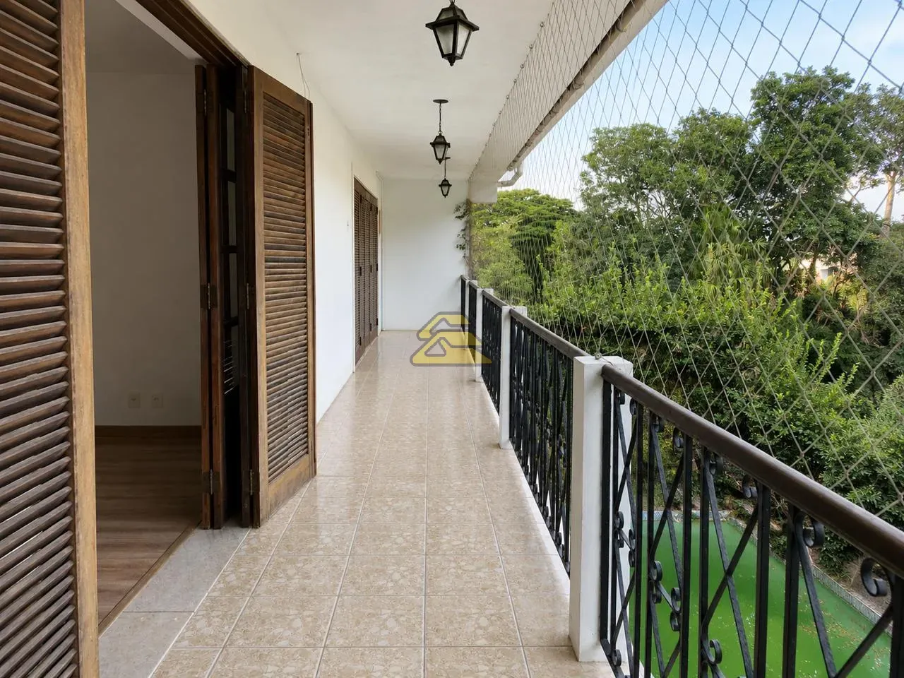 Furnished house with 4 bedrooms and 5 bathrooms — photo 13