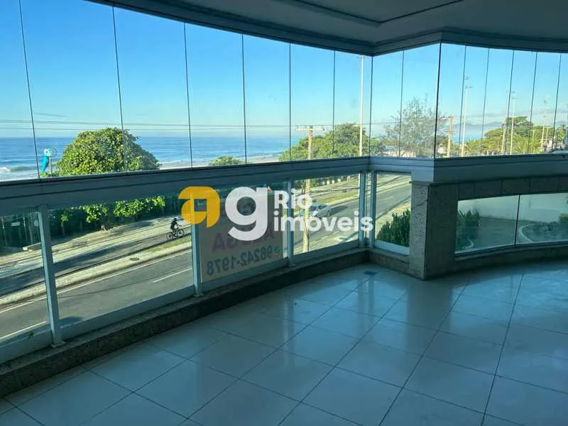 138 m² apartment with 3 en-suite bedrooms and 5 baths