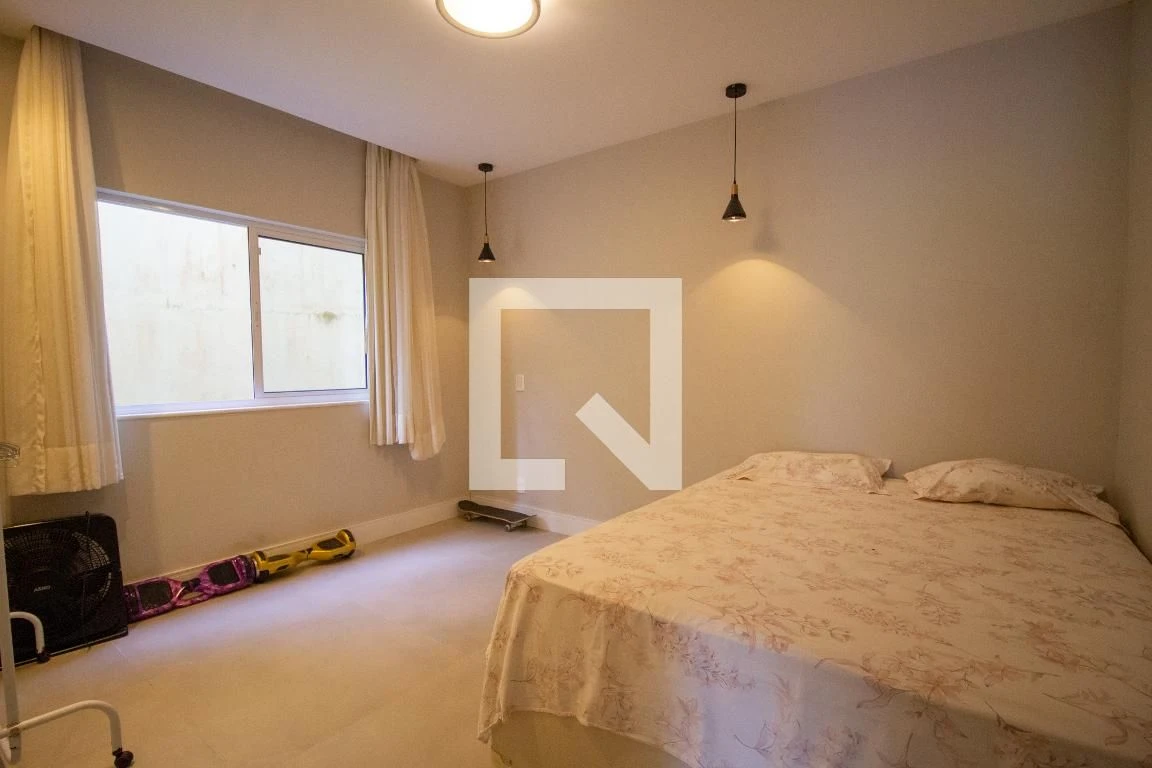 4-bedroom house with a bathtub in Rio de Janeiro — photo 43
