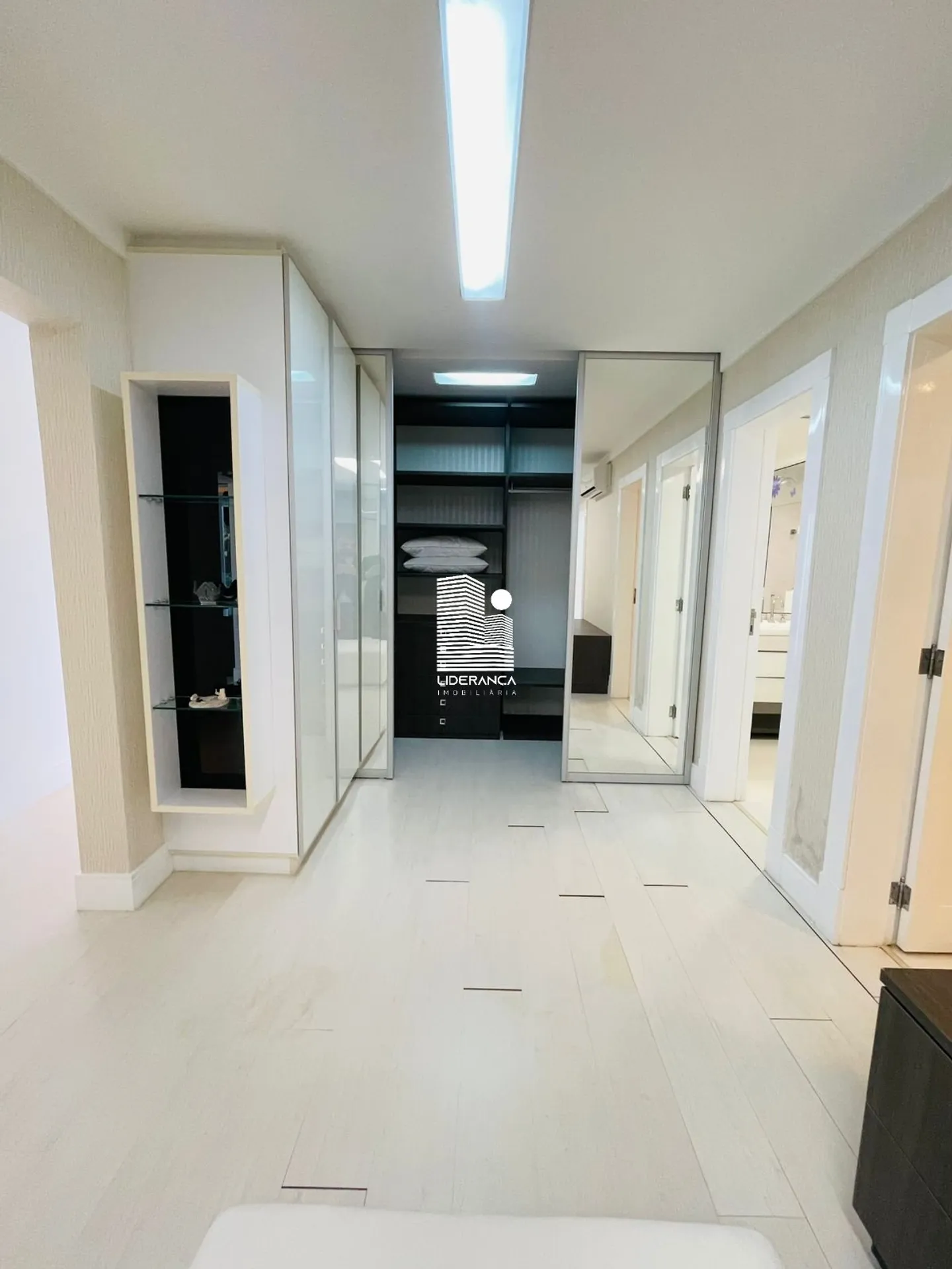 Casa mobiliada com 9 dormitórios e jardim privativo — photo 41