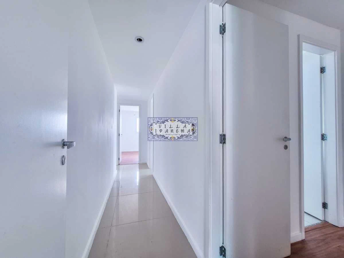 Apartment, 381 m², with a water view — photo 14