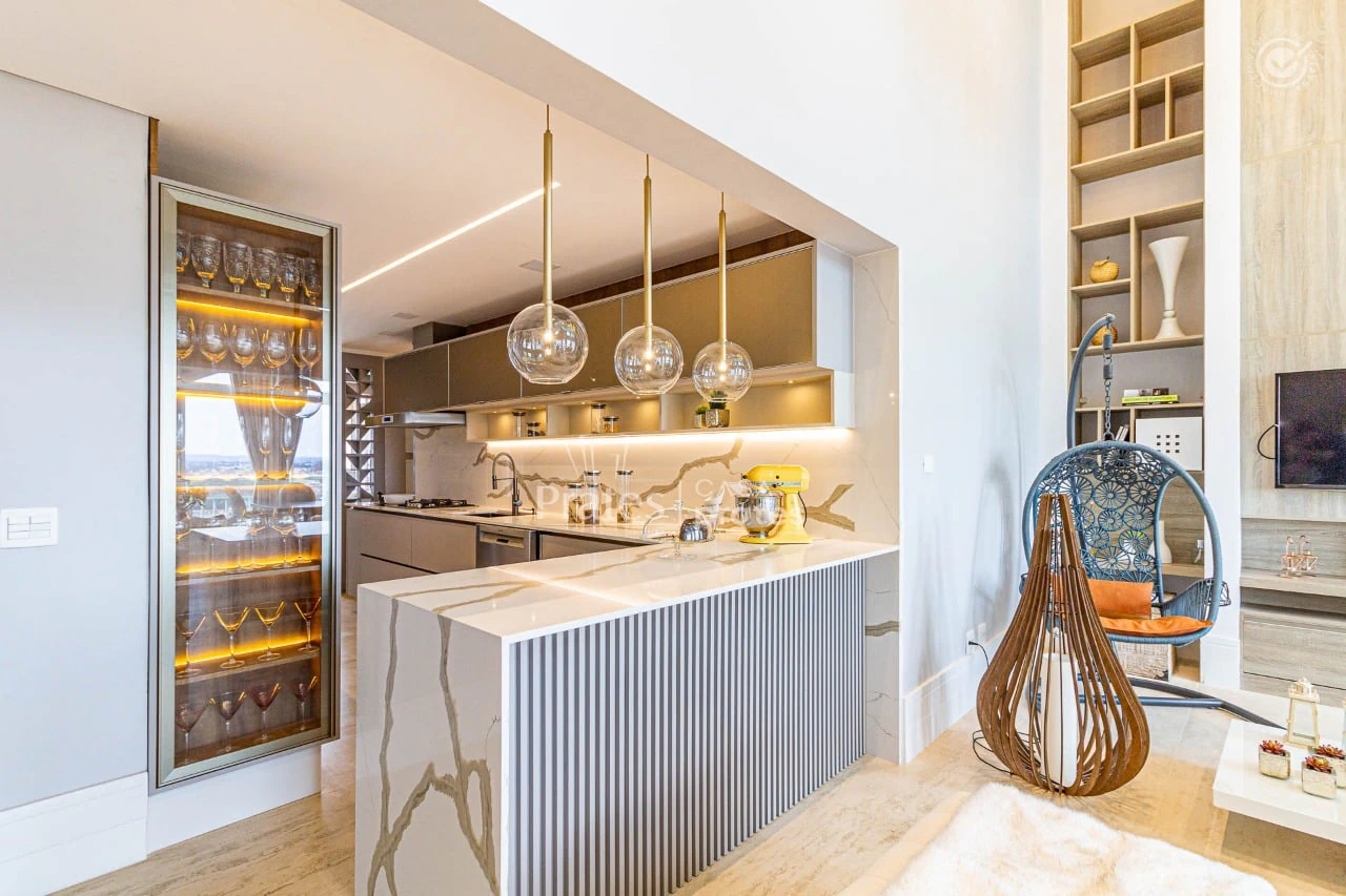 Apartment with 3 en-suite bedrooms, 230 m² and parking — photo 2