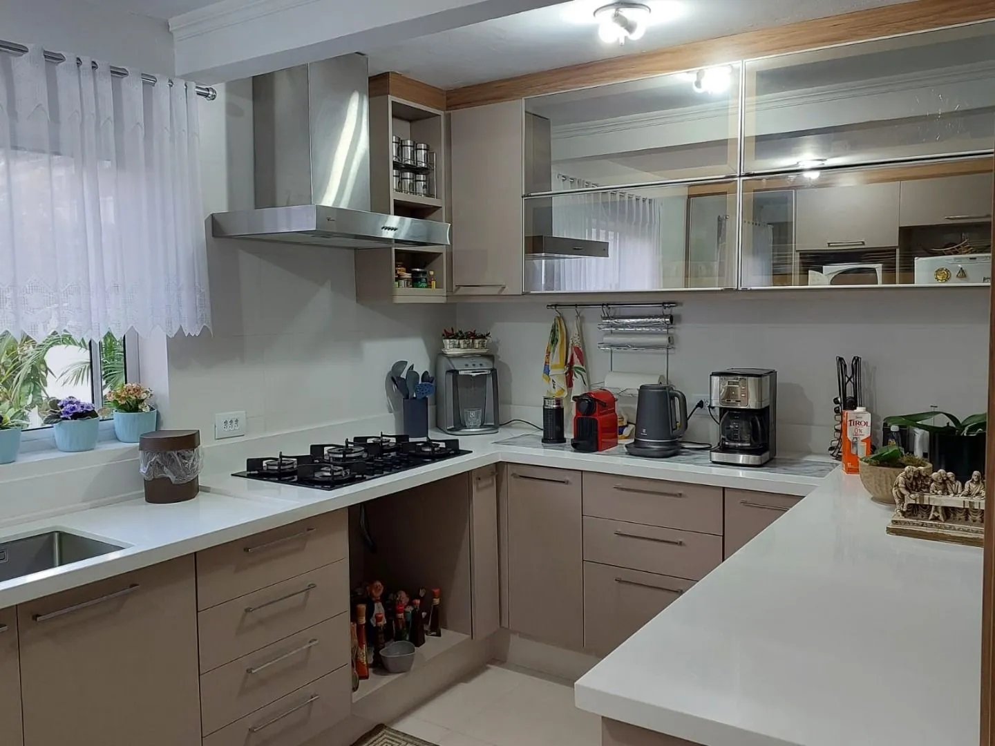Home office in a 6-bedroom house, 570 m² — photo 36