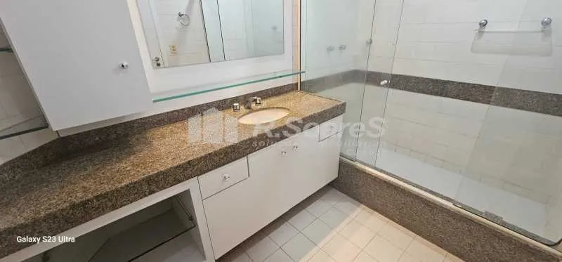 217 m² duplex with 3 en-suite bedrooms and 2 parking spots — photo 26