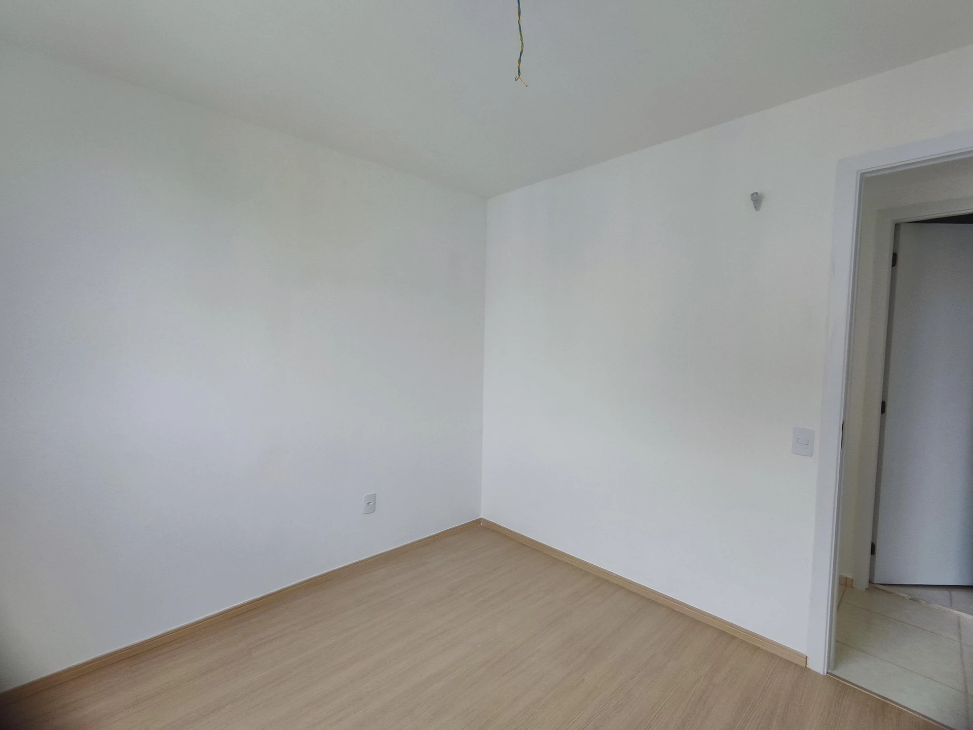 2-bedroom apartment with a balcony and 1 parking spot — photo 32