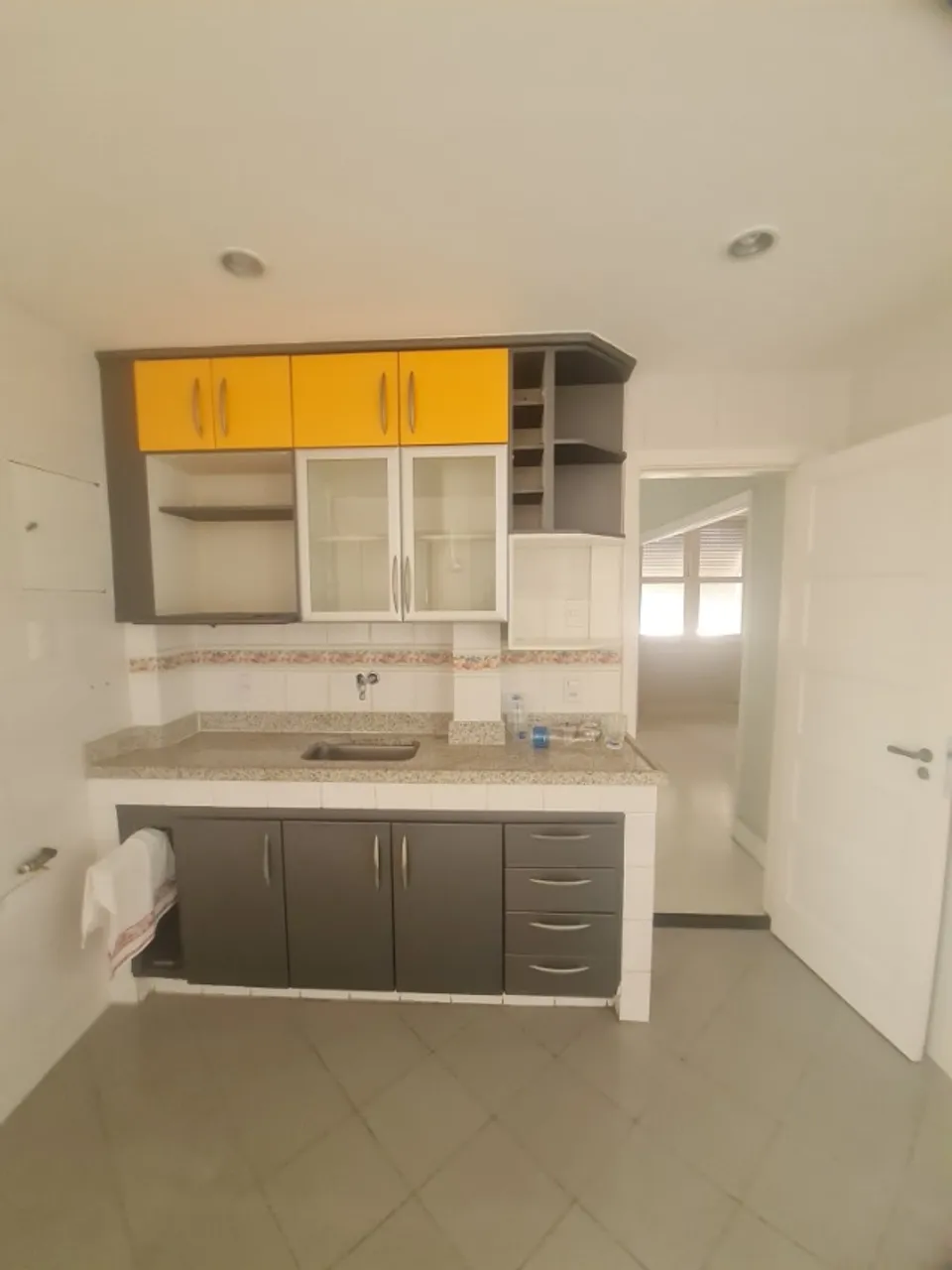 2-bedroom apartment with 1 bathroom and balcony — photo 2