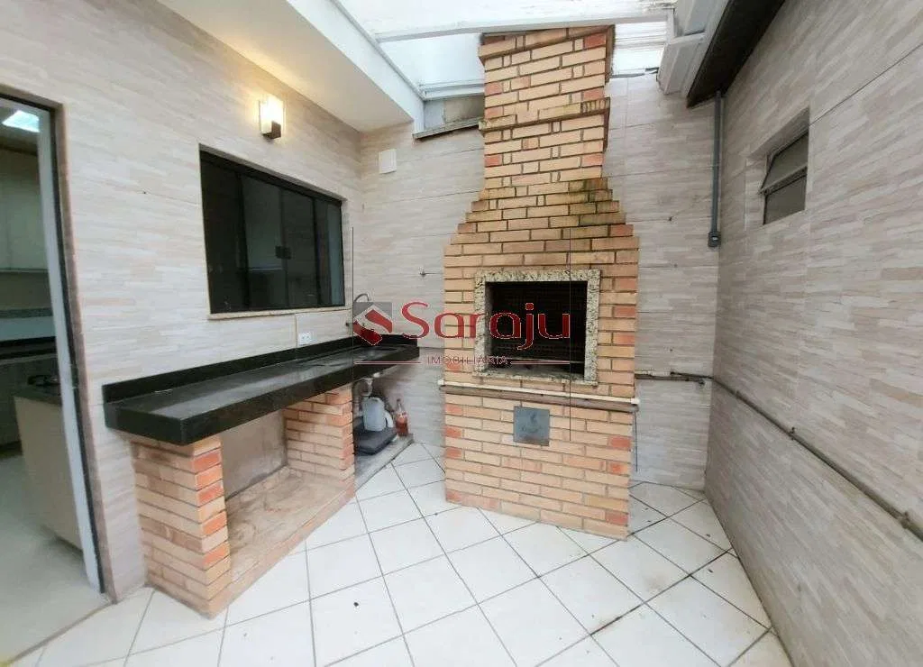 Glass-enclosed balcony in a 4-bedroom house, 150 m² — photo 18