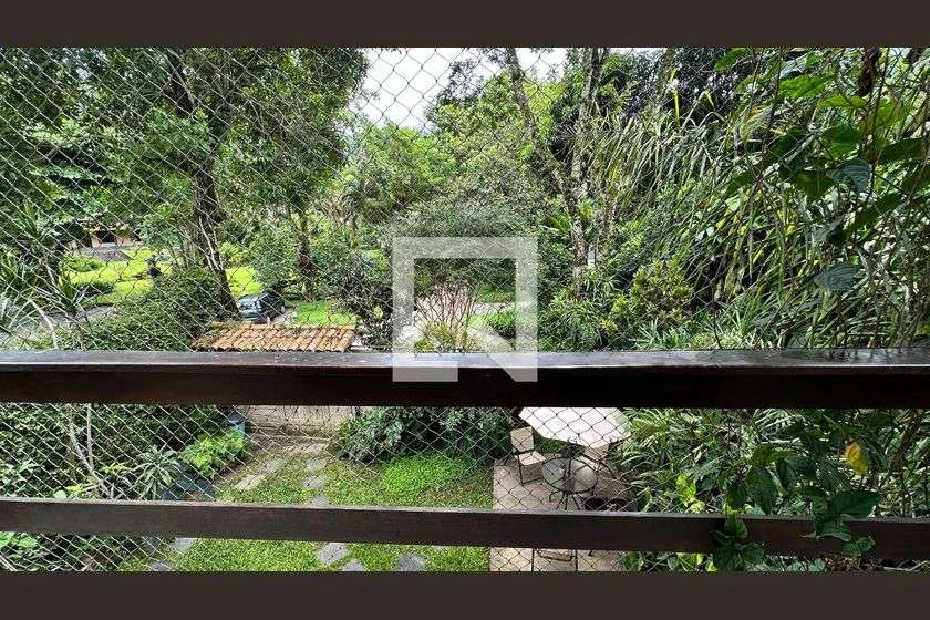 Casa com 5 quartos e cozinha aberta de 300 m² — photo 7