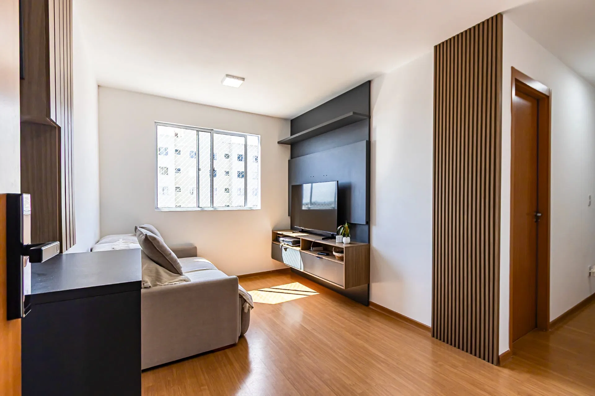 42 m² apartment with a home office and a washing machine — photo 9