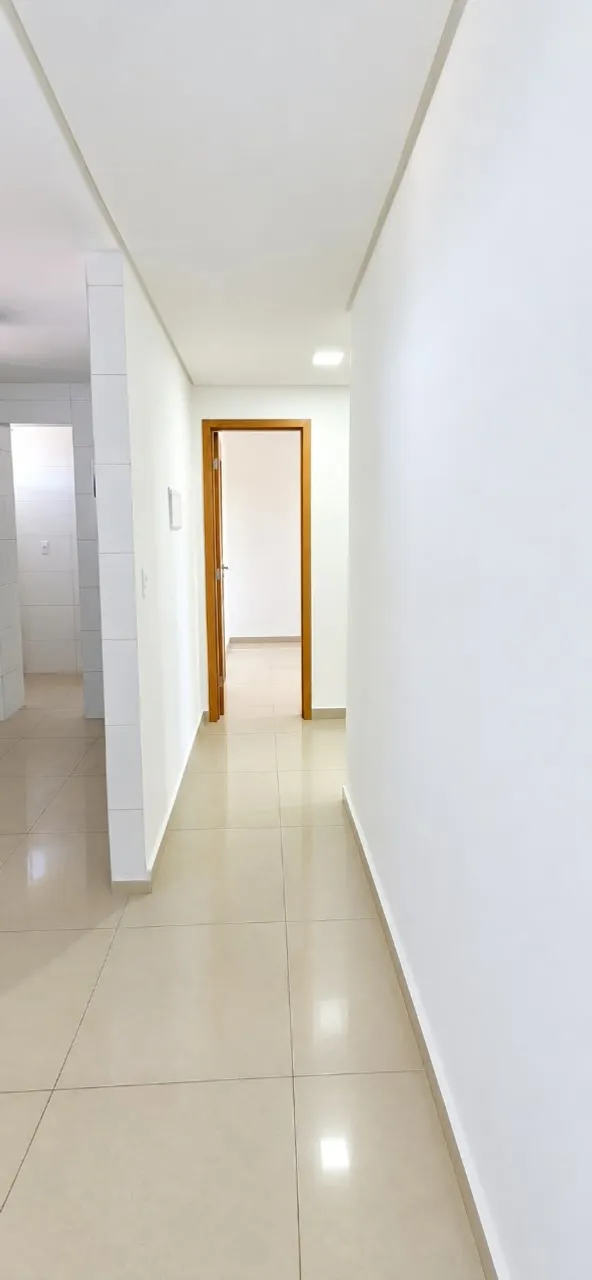 2-bedroom apartment in a building with a gym — photo 16