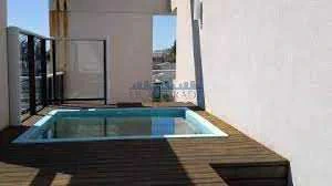 Cobertura duplex com 4 suítes e 8 banheiros