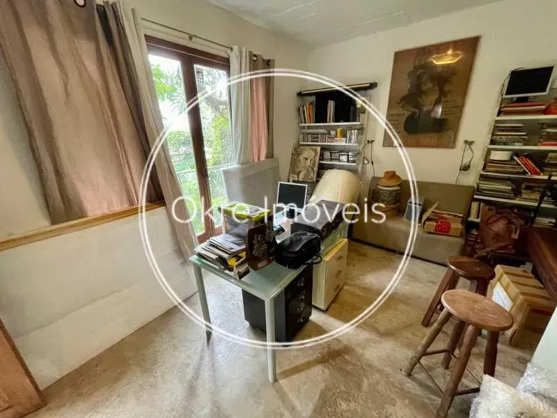 House in a gated community with 4 bedrooms and 5 baths — photo 36