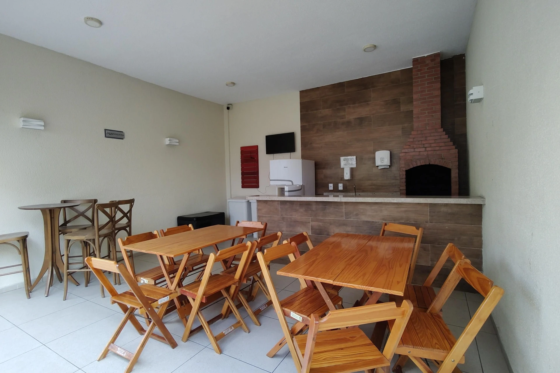 2-bedroom apartment with a glass-enclosed balcony — photo 30