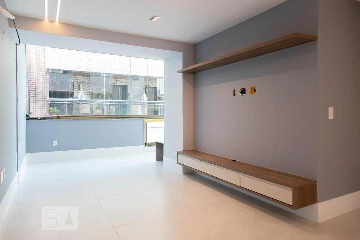 Furnished apartment, 90 m², with a glass-enclosed balcony — photo 10