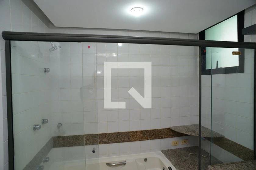 Квартира 200 м² з 3 спальнями та балконом — photo 30