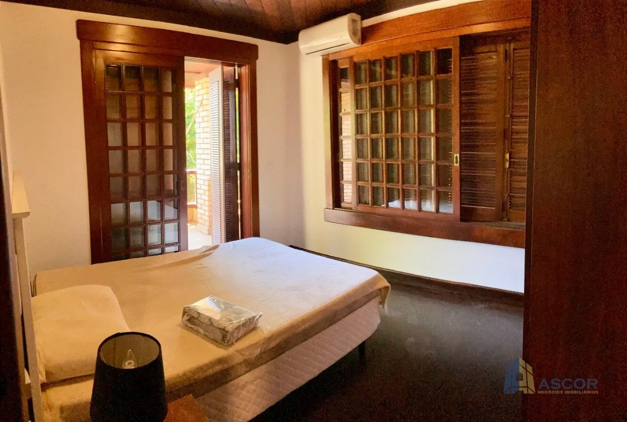 Мебльований будинок: 4 спальні з власними ваннами 600 м² — photo 28