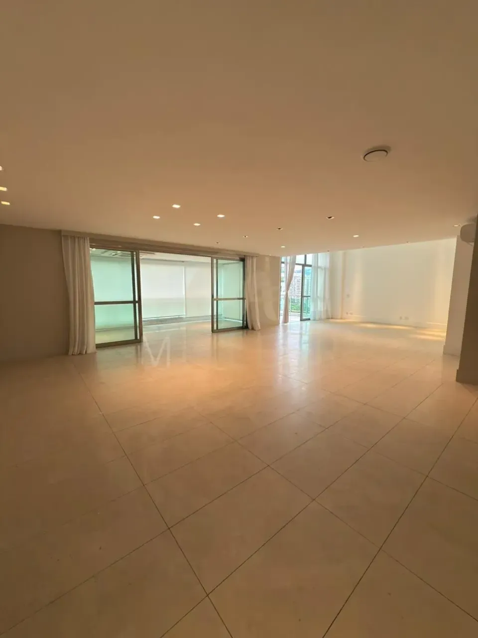 Apartment with 4 bedrooms and 5 bathrooms, 380 m² — photo 16
