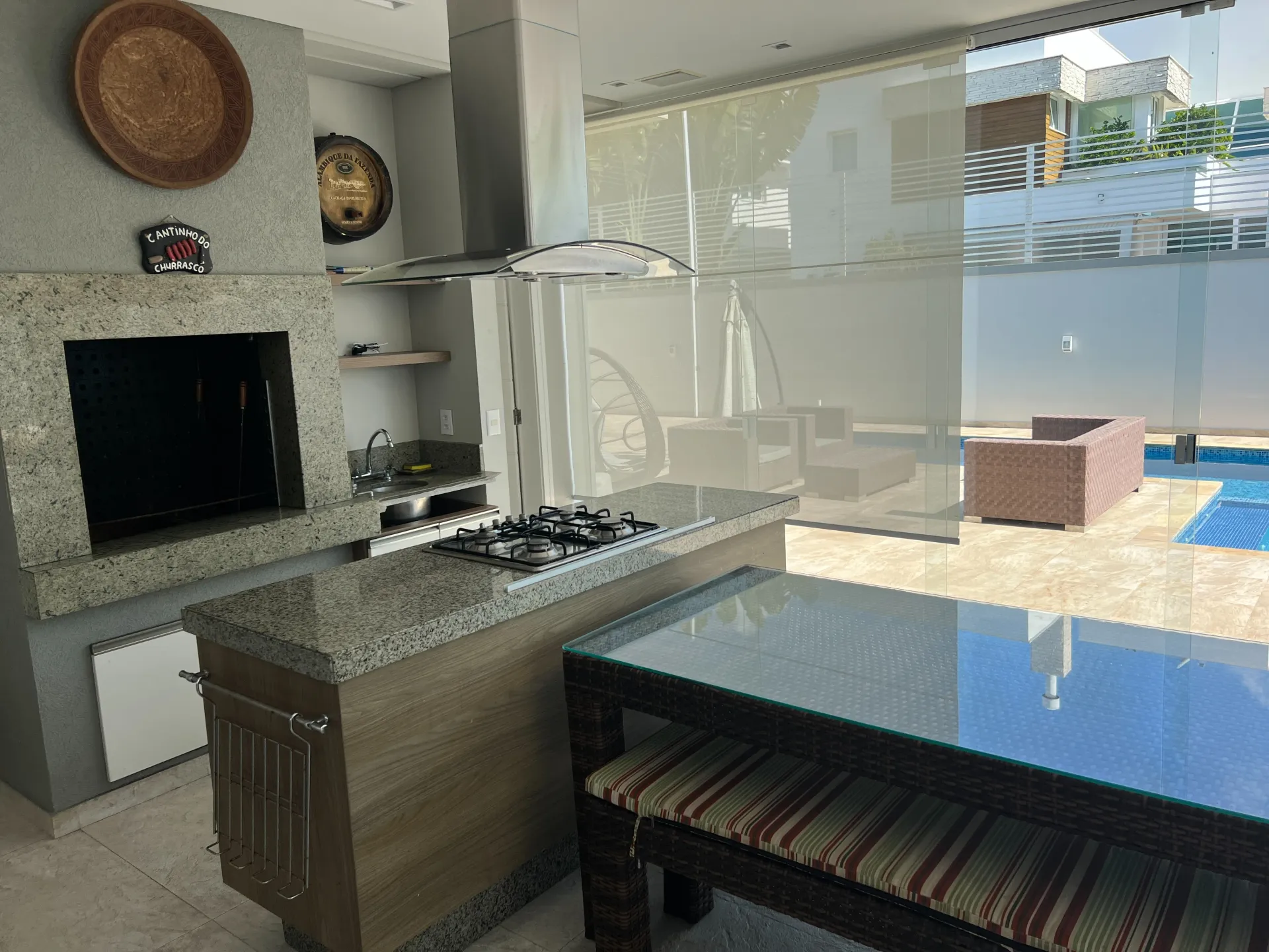 Furnished house with 6 en-suite bedrooms and private BBQ — photo 5