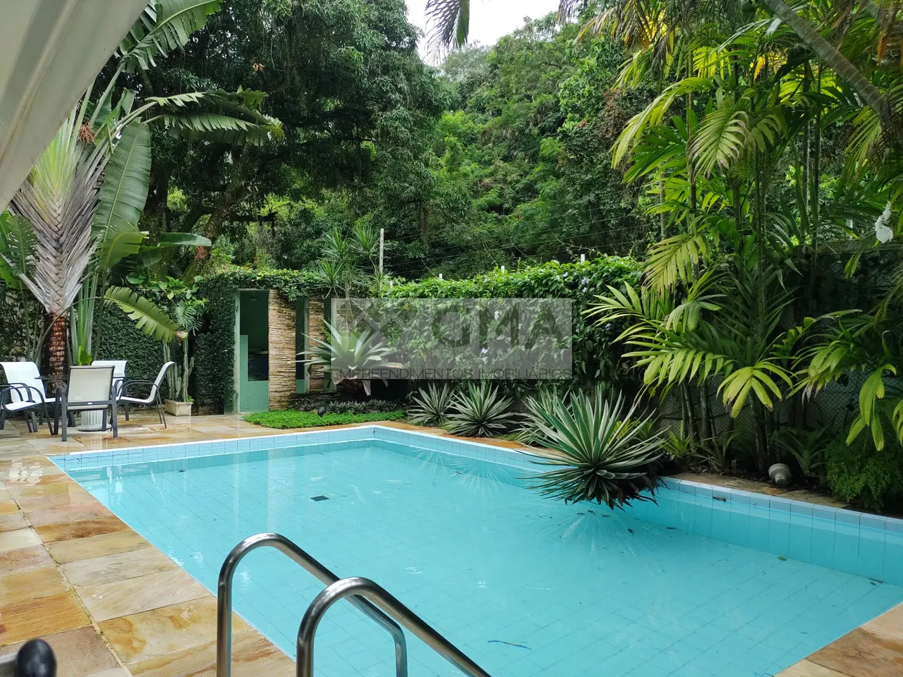 Casa com 5 quartos e fogão a gás na cozinha fechada — photo 6