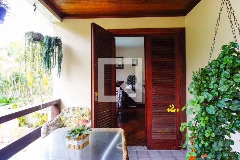 Condominium house with 5 en-suite rooms and private garden