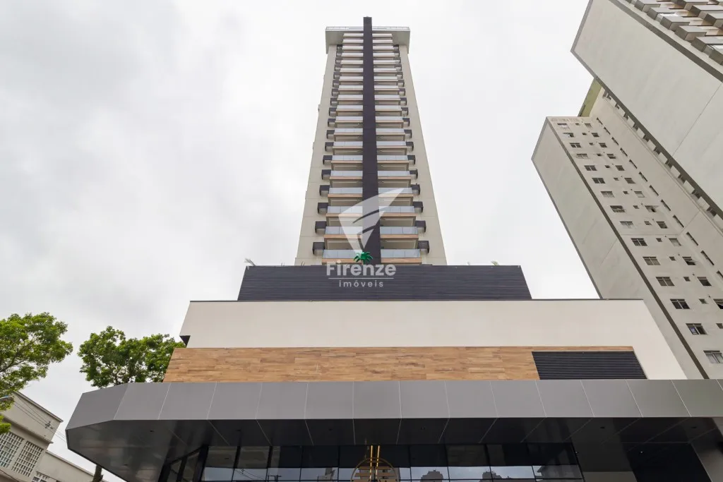 Apartamento mobiliado com cozinha integrada e varanda fechada — photo 61
